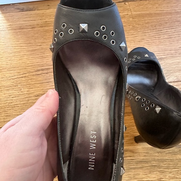Nine West Women’s Studded Open Toe Leather Black Heels Size 6 - Picture 9 of 9